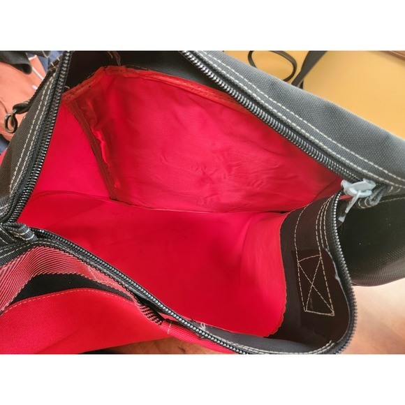 Vintage Marlboro Unlimited Gear Red and Black Top Load Army Duffle Bag 30" X 20" - Picture 6 of 6